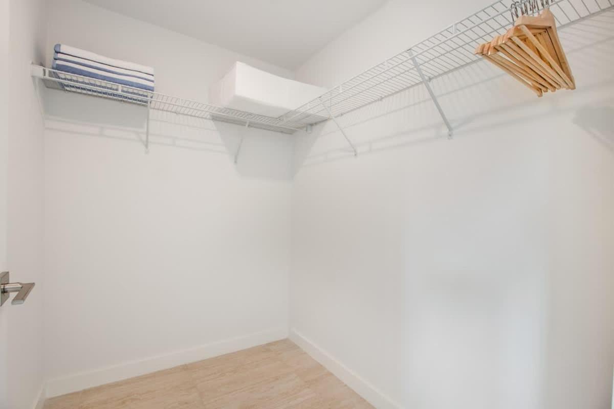 Apartamento Modern 2-bedroom 2-bathroom Pool Parking *